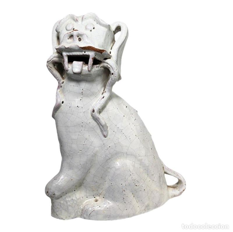 Fotokamera: Figura de Perro Foo o Quimera esmaltado en Blanco s.XX
