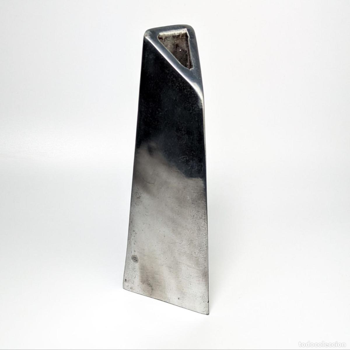 C&aacute;mara de fotos: Jarr&oacute;n Brutalista de Aluminio c.1970