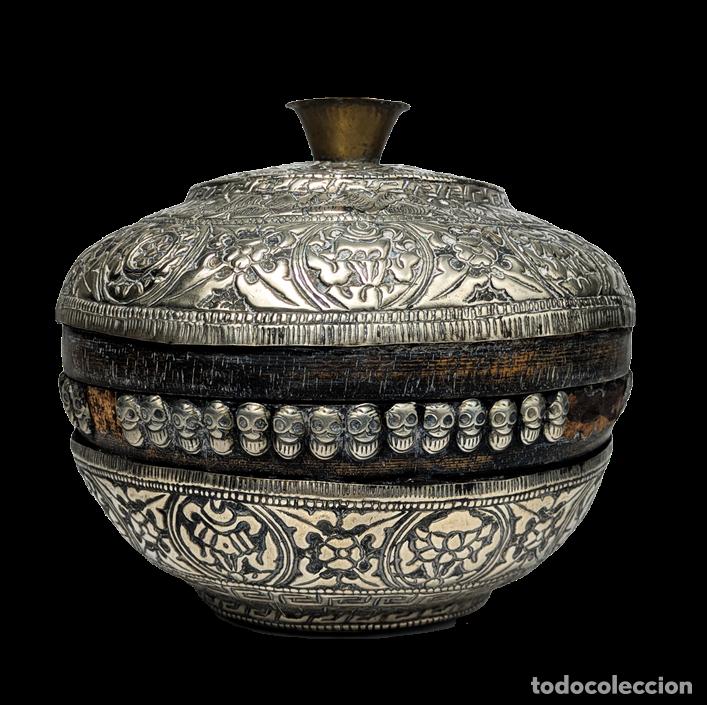 C&aacute;mara de fotos: Cuenco budista ceremonial para Tsampa con plata, Tibet c.1880