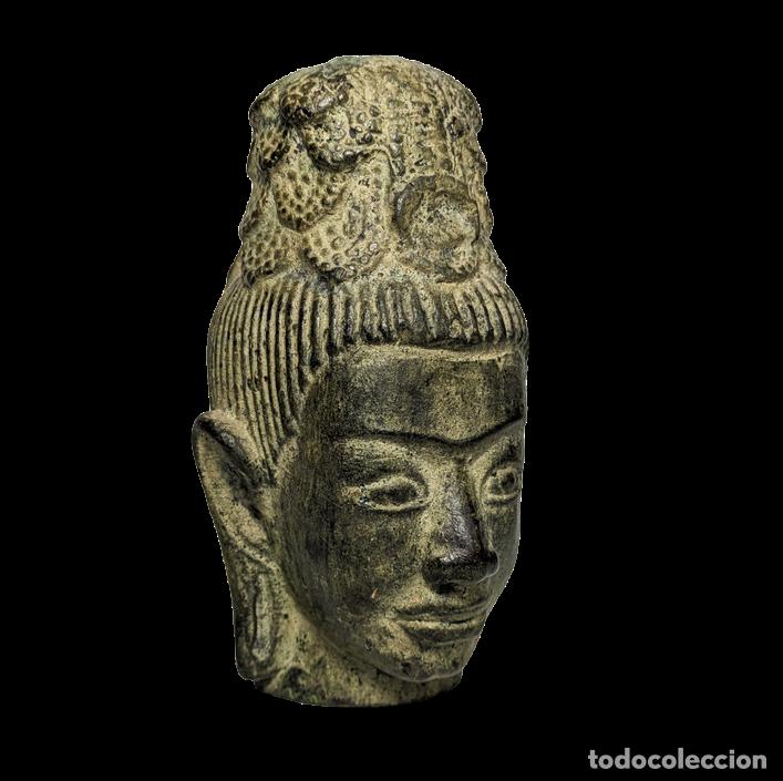 Photo camera: Cabeza de bronce de Avalokiteshvara, Camboya