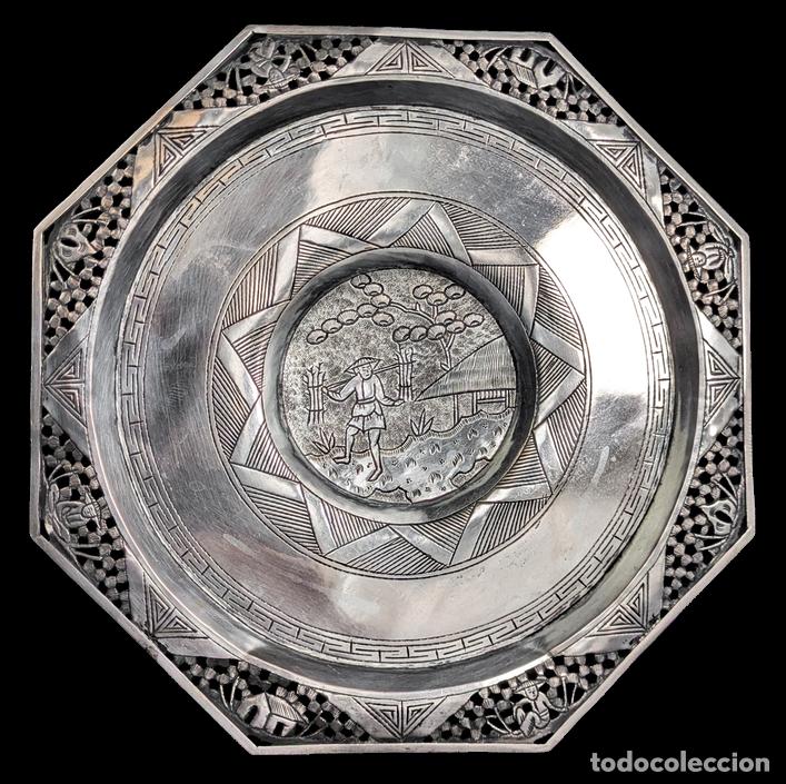 C&aacute;mara de fotos: Plato de plata vietnamita octogonal s.XX 82g