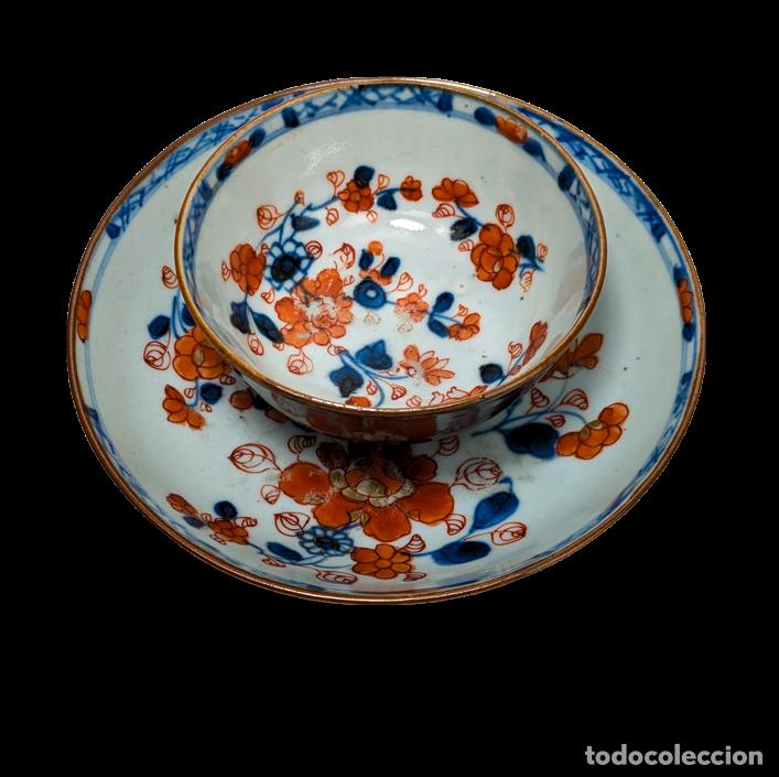 C&aacute;mara de fotos: Plato y Copa Imari caf&eacute;, China, Dinast&iacute;a Qing, Periodo Kangxi (1662-1722)