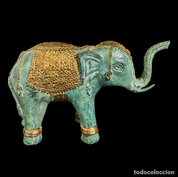 C&aacute;mara de fotos: Figura de Elefante de bronce patinado, Tailandia c.1950