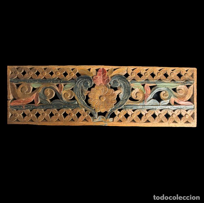 C&acirc;maras de fotos: Panel de Madera Balinesa c.1950
