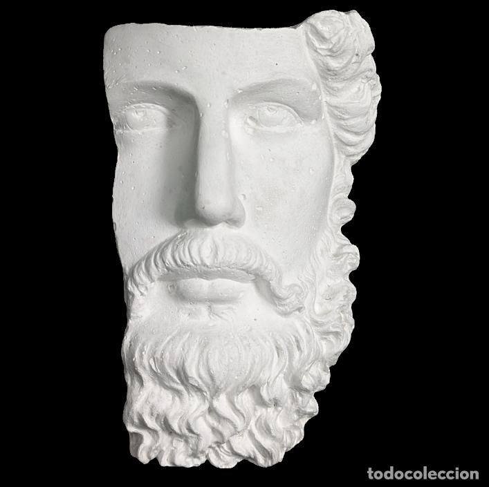 Appareil photos: Escultura de estilo griego de Cara de Prometeo