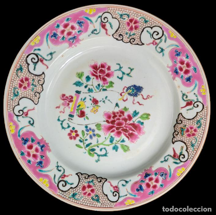 C&aacute;mara de fotos: Plato Chino Famille Rose Dinast&iacute;a Qing periodo Yonzheng (1723-1735)