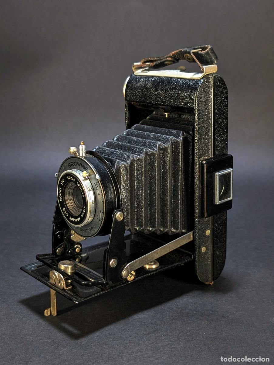 C&aacute;mara de fotos: Six-20 Folding Brownie, second model 1948&ndash;1954 Made in UK
