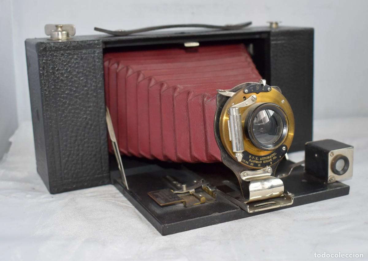 C&aacute;mara de fotos: MADERA Y FUELLE ROJO..KODAK N&ordm; 3 FOLDING BROWNIE MODEL A..USA 1909..MUY BUEN ESTADO..FUNCIONA