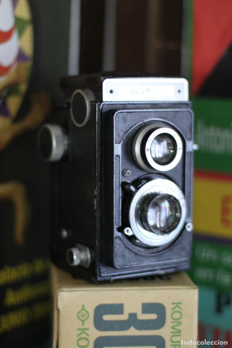 C&aacute;mara de fotos: Zeiss Ikon Ikoflex II (Triotar 75, 1:3,8) R&eacute;flex de dos objetivos.