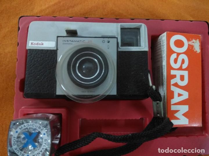 C&aacute;mara de fotos: C&aacute;mara Kodak Instamatic 25. Con caja - Foto 2