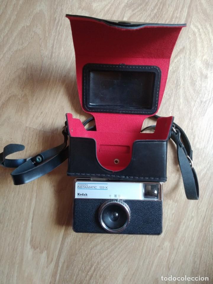 C&aacute;mara de fotos: KODAK INSTAMATIC 133 X CON FUNDA (LAS 2 COMO NUEVAS) - Foto 1