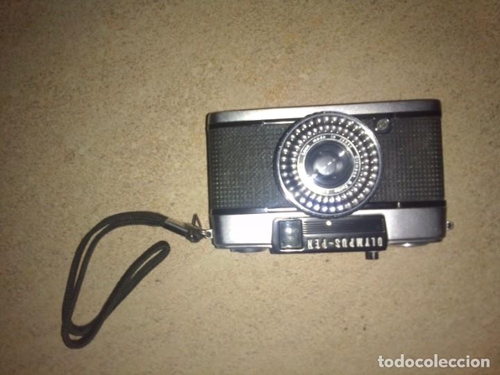 C&aacute;mara de fotos: lote Olympus Pen EE-2 y 2 flashes - Foto 2