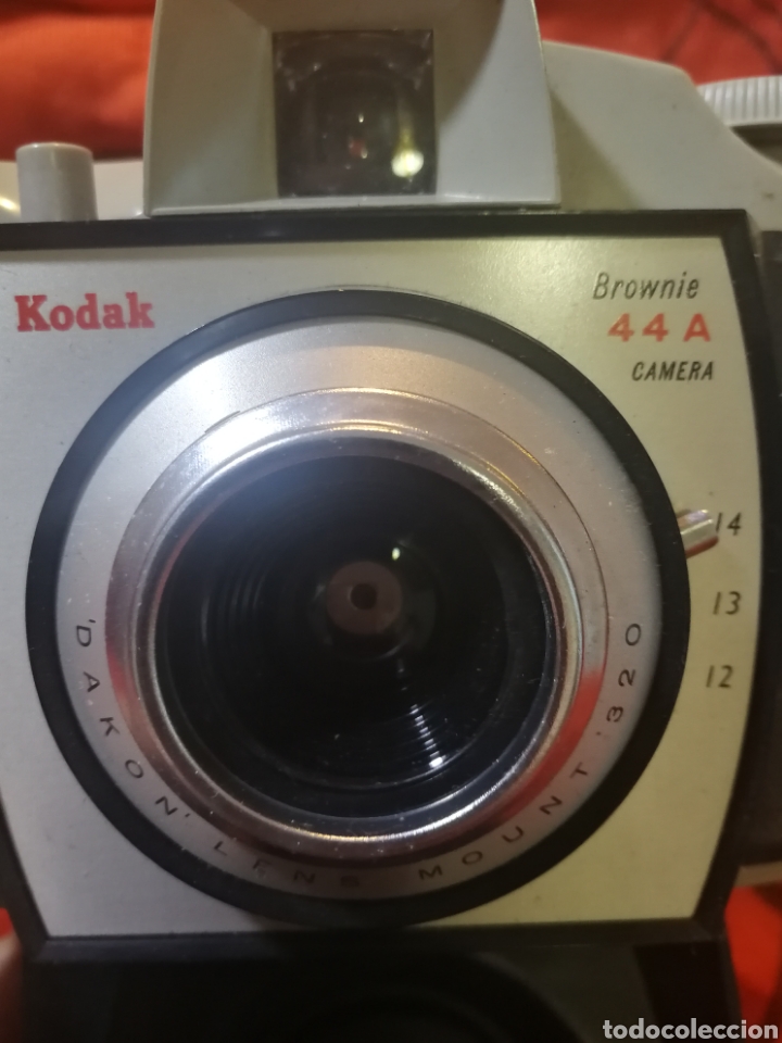 C&aacute;mara de fotos: CAMARA KODAK BROWNIE 44 A, CON FLASH Y FUNDA - Foto 1