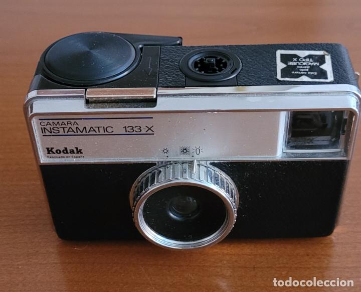 C&aacute;mara de fotos: Kodak Instamatic 133-X con funda original - Foto 1