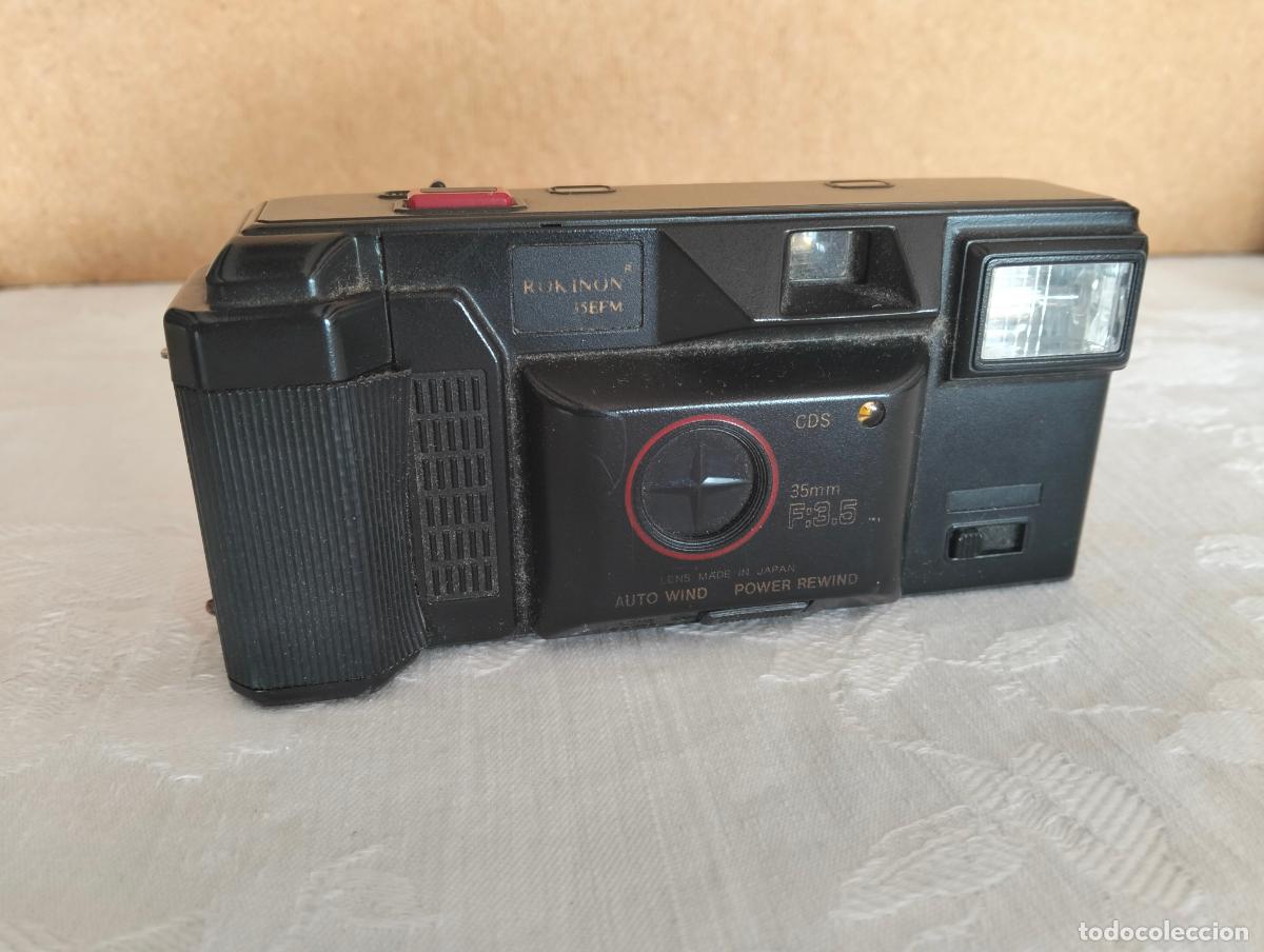C&acirc;maras de fotos: C&aacute;mara fotogr&aacute;fica negra vintage rokinon 35mm f:3.5 auto wind power rewind