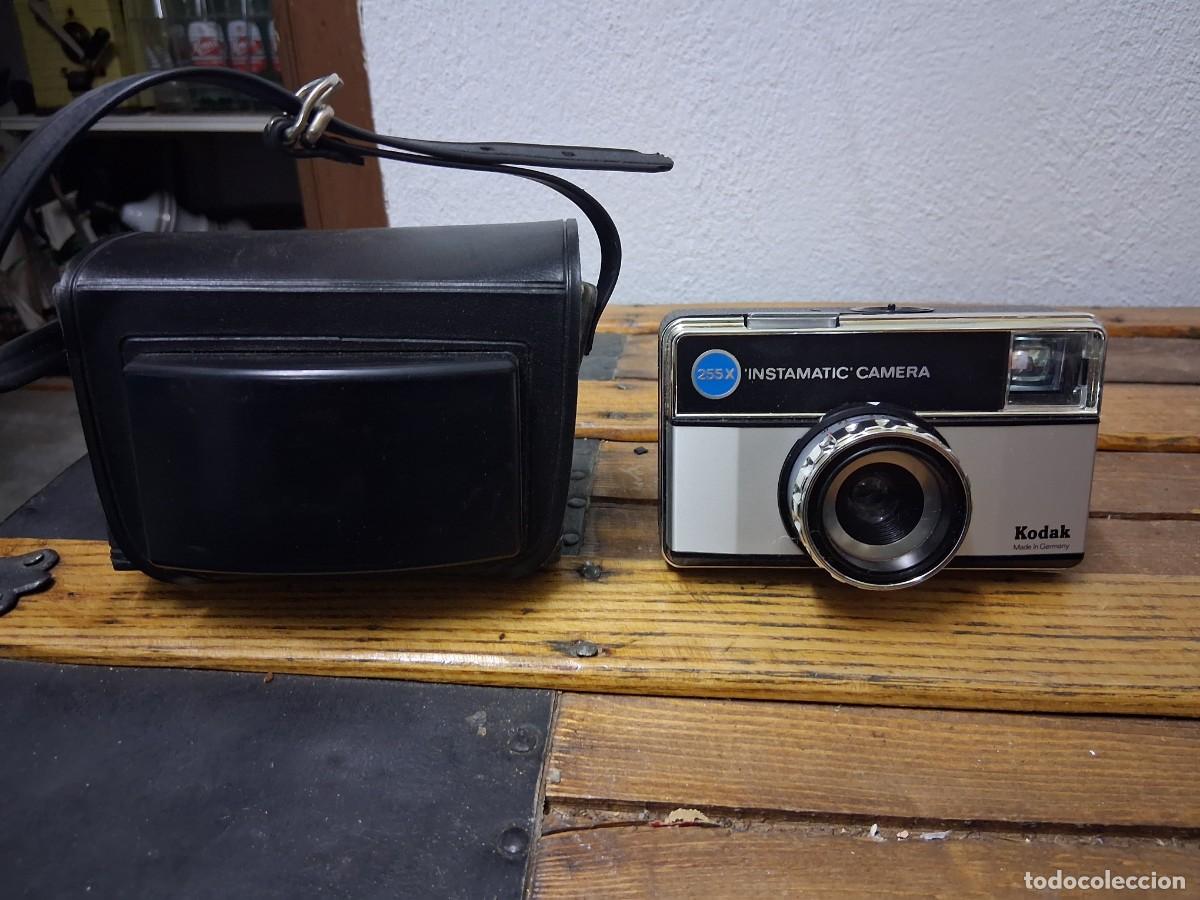 C&aacute;mara de fotos: Camara de fotos con funda Instamatic Kodak 225 X 255X fabricado en Germany Alemania