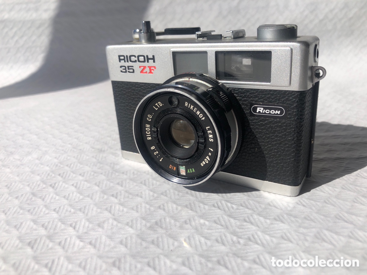 C&aacute;mara de fotos: Antigua camara RICOH 35 ZF