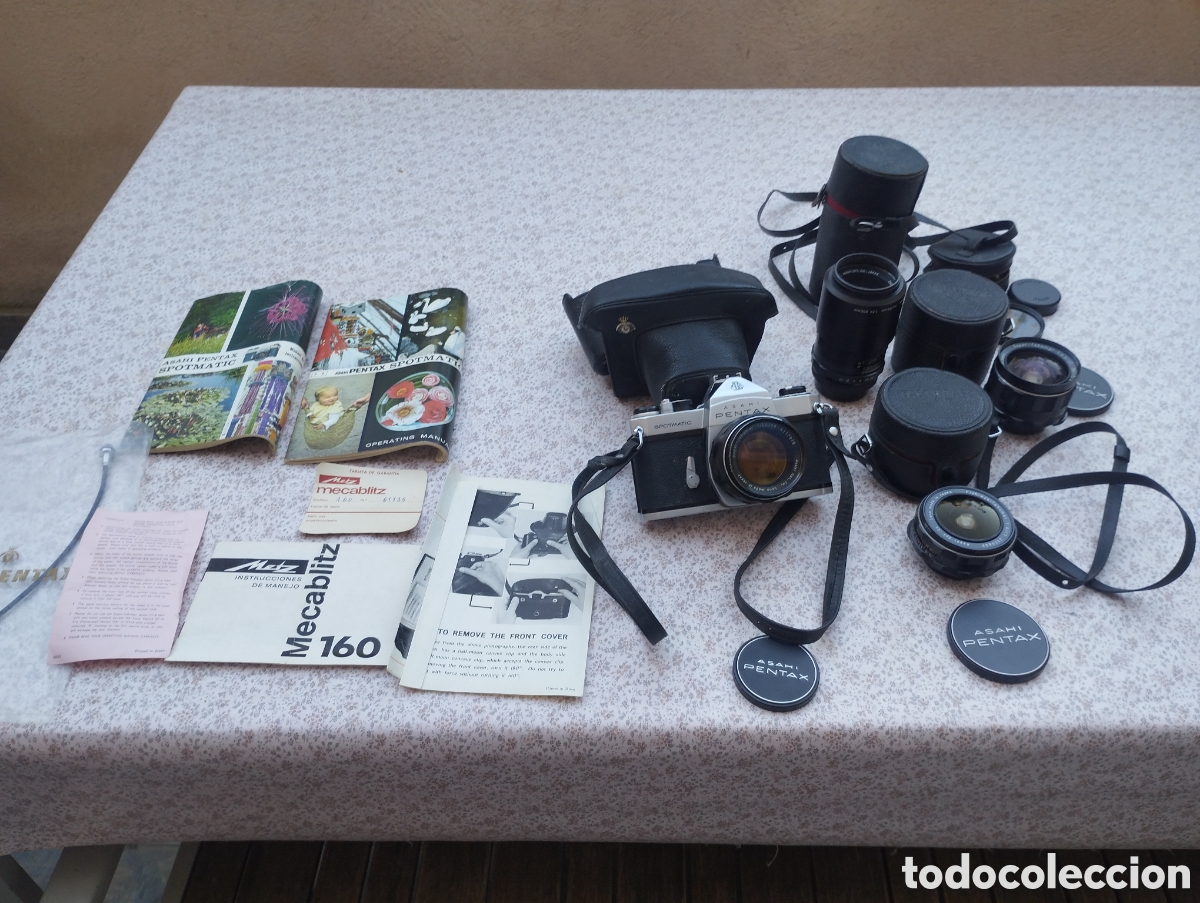 Photo camera: C&aacute;mara fotogr&aacute;fica Pentax Asahi spotmatic con 4 objetivos y sus fundas