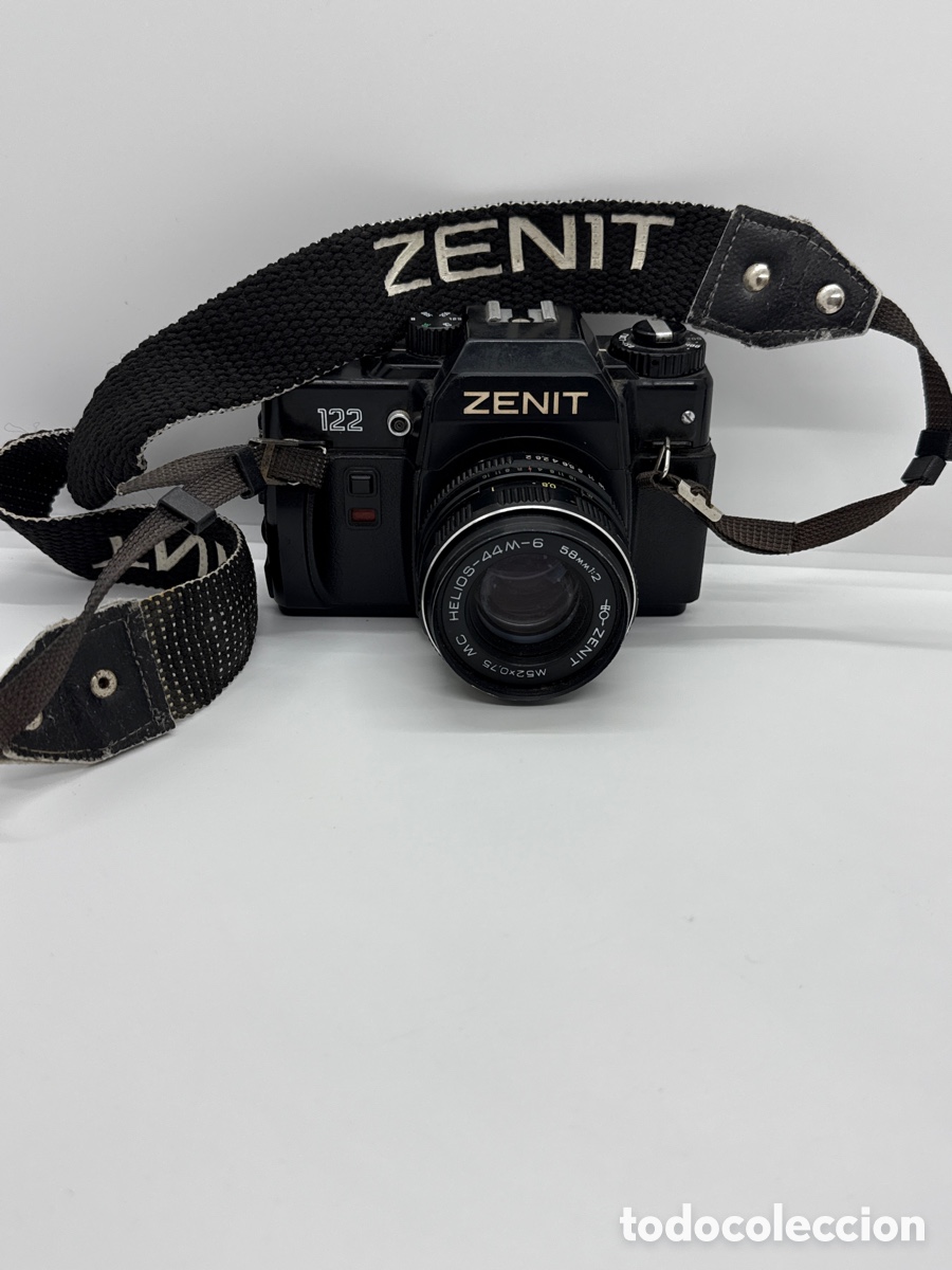 C&aacute;mara de fotos: C&Aacute;MARA REFLEX ZENIT 122 EN LA URSS