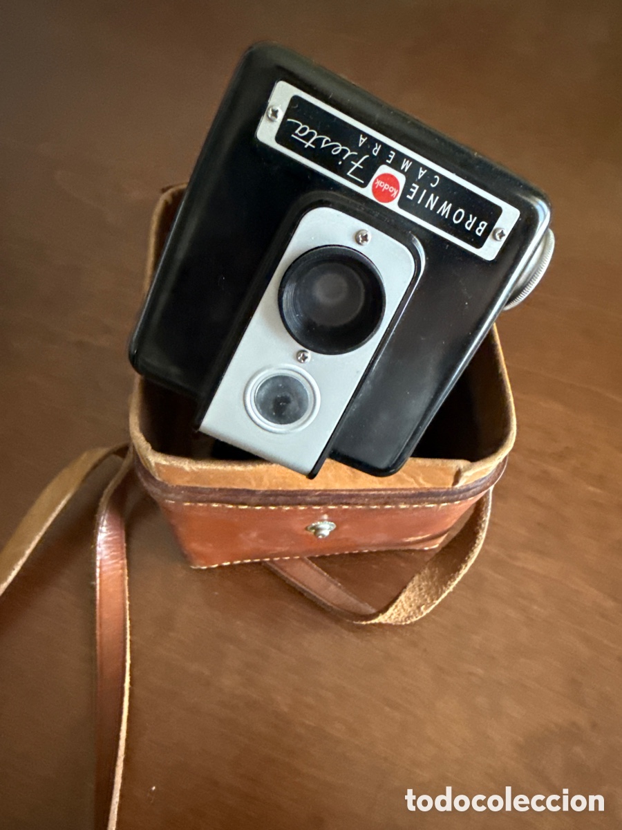 C&aacute;mara de fotos: C&aacute;mara Fotogr&aacute;fica Vintage KODAK BROWNIE FIESTA (A&ntilde;os 60) -con funda de cuero