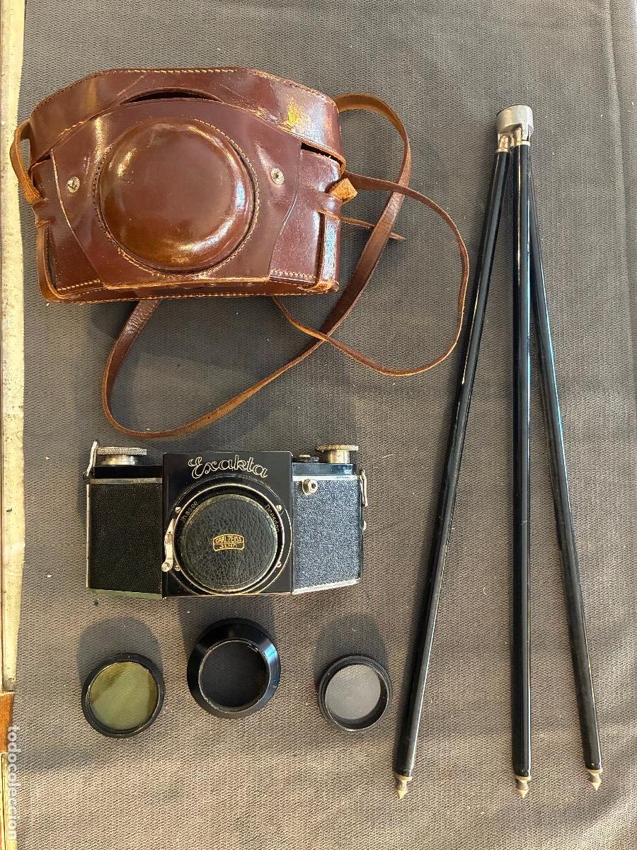 C&aacute;mara de fotos: C&aacute;mara de fotos Exakta carl zeiss 1 28 7,5 con funda de piel, tr&iacute;pode y lentes muy bien conservada
