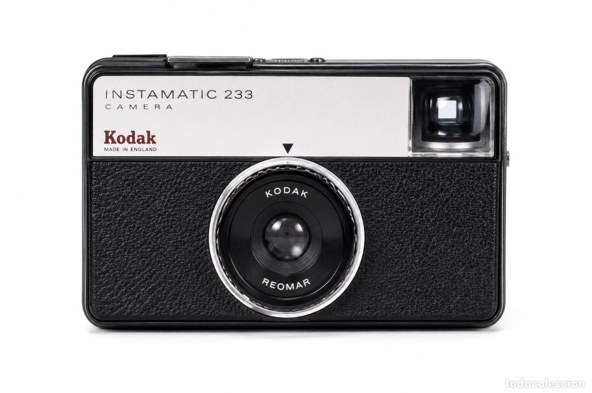 Photo camera: Kodak Instamatic 233 &ndash; C&aacute;mara Anal&oacute;gica Vintage