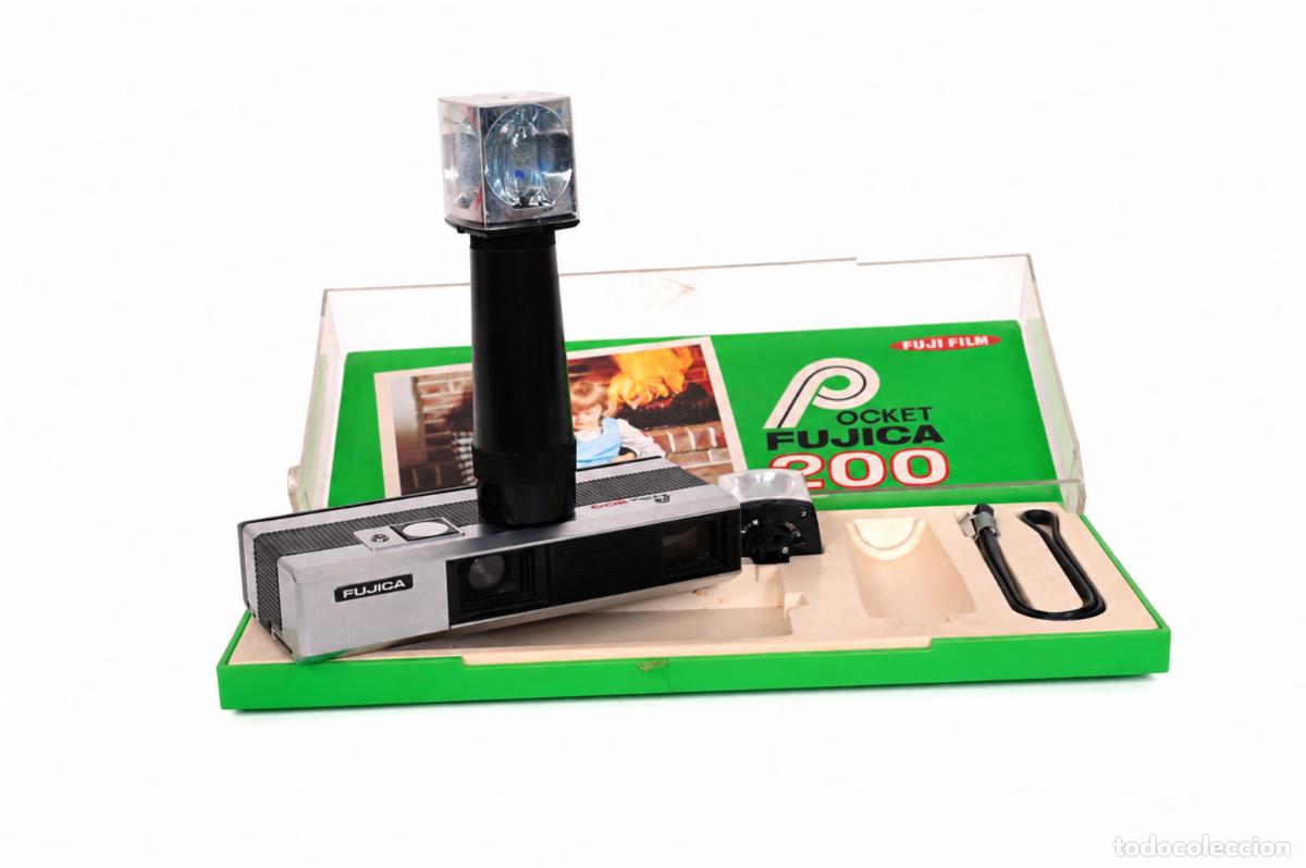 C&aacute;mara de fotos: Fujica Pocket 200 con caja, instrucciones, soporte de flash y 2 Magicubes