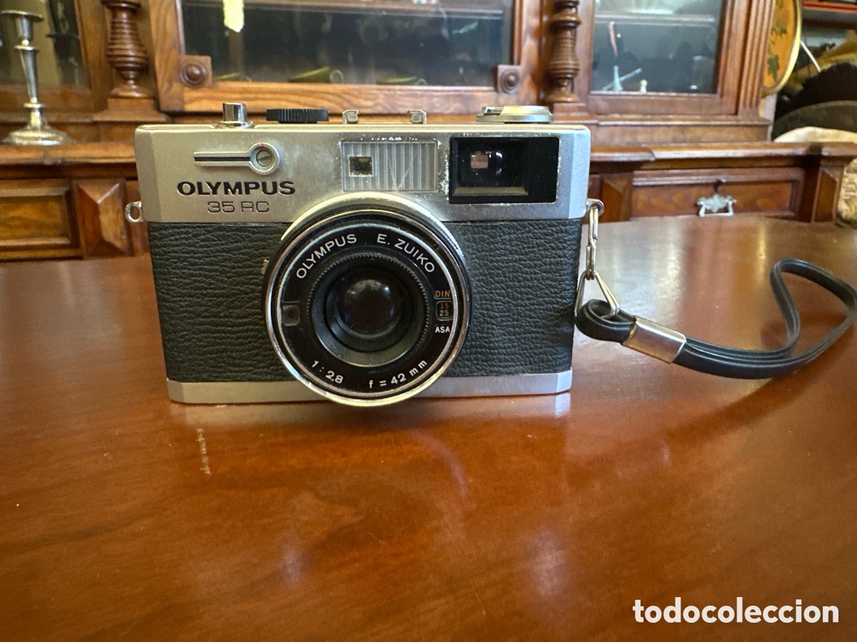 Fotokamera: C&aacute;mara Olympus 35 RC Telem&eacute;trica compacta.