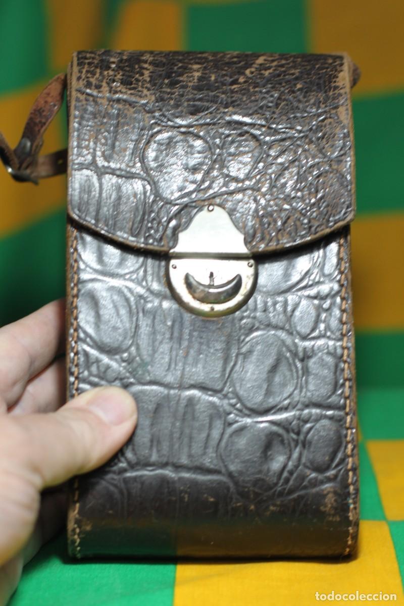 C&aacute;mara de fotos: Voigtlander Bessa + Funda de cuero (Pel&iacute;cula 120)