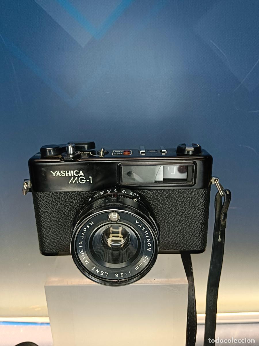 C&aacute;mara de fotos: camara de fotos analogica, YASHICA MG-1, objetivo YASHINON, con funda