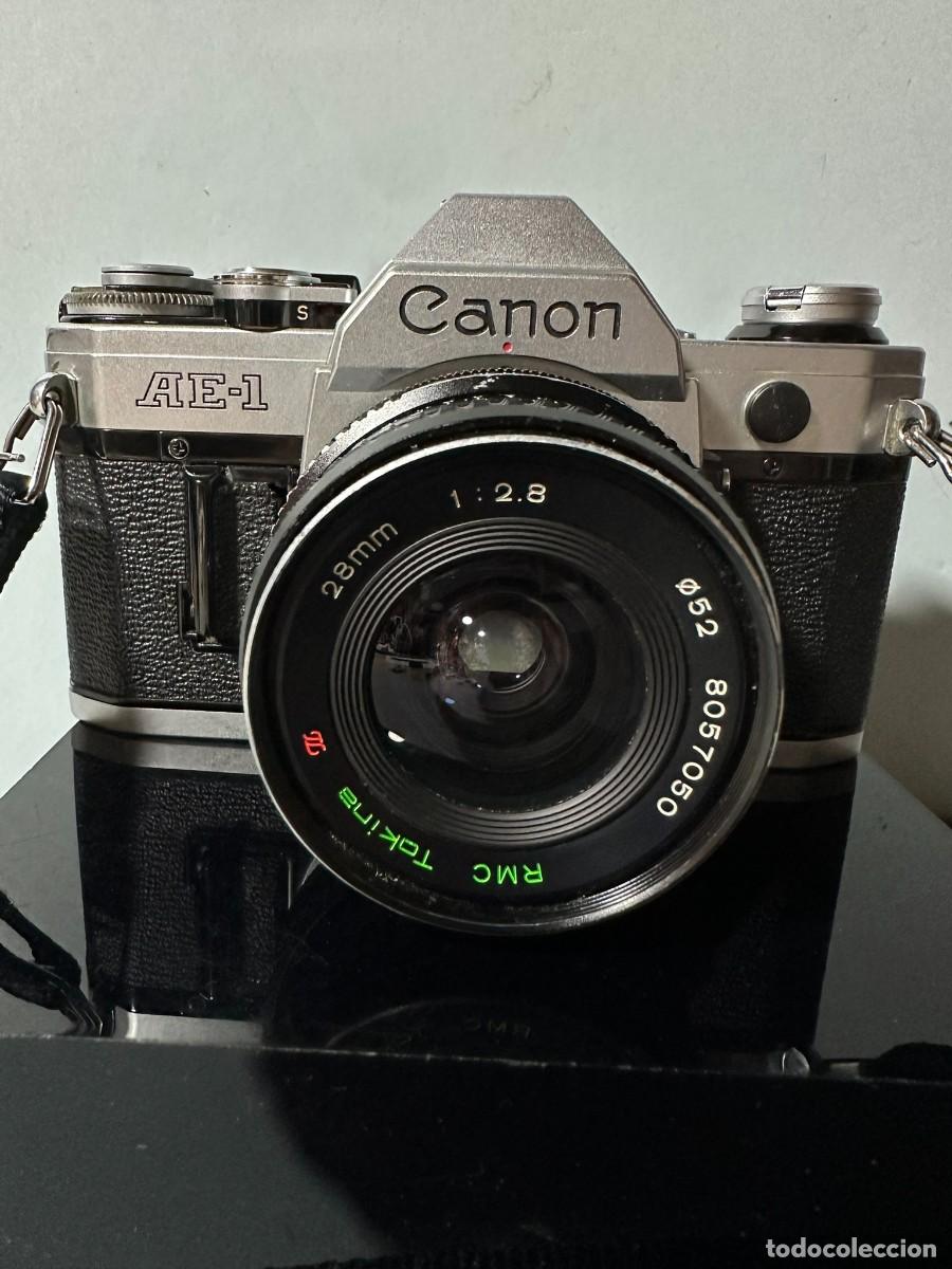 C&aacute;mara de fotos: Canon AE-1 con objetivo Tokina RMC 28 mm