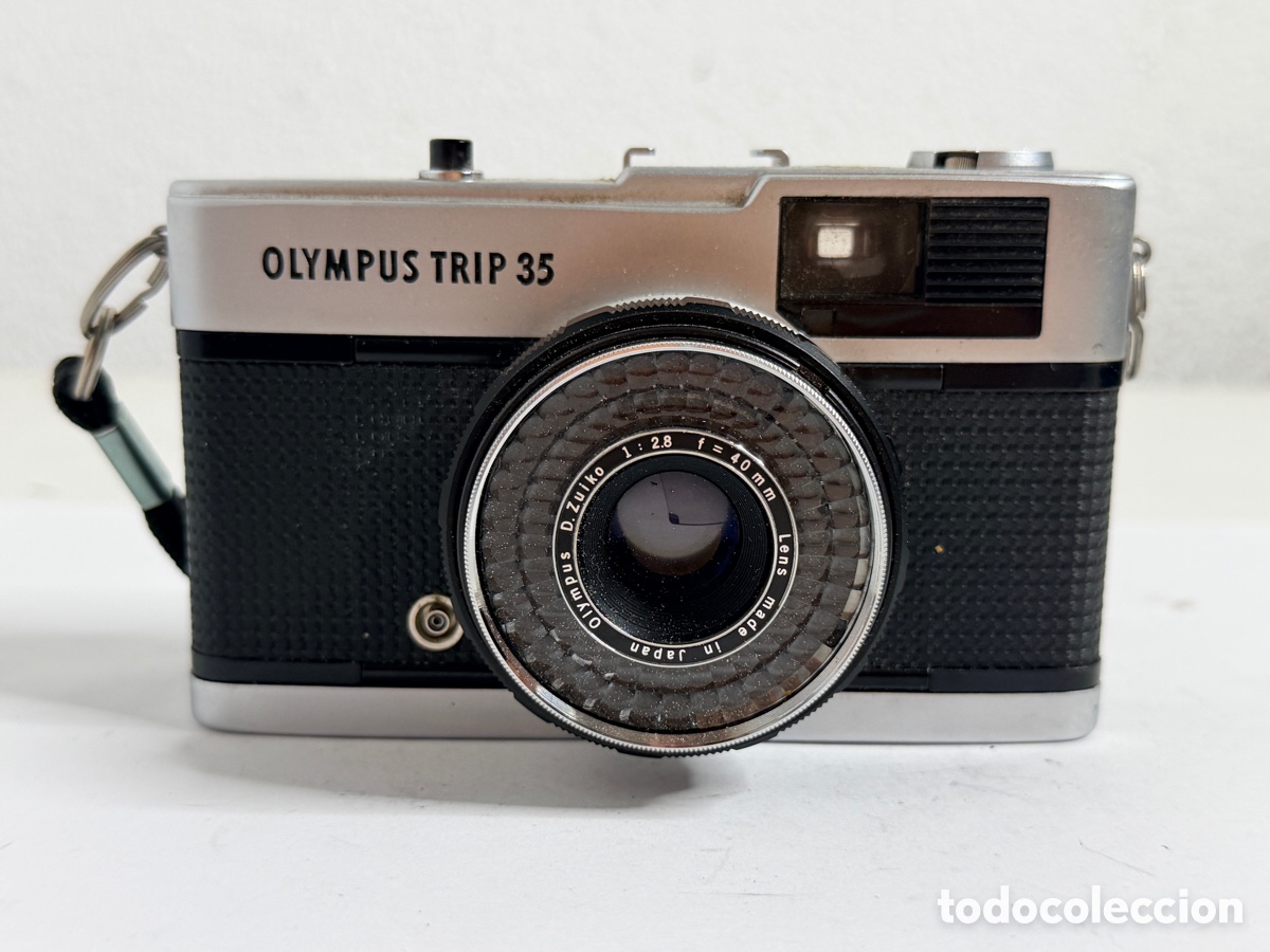 Photo camera: Olympus Trip 35 Compact Film Camera w/ Olympus D. Zuiko 40mm F/2.8 Lens Untested