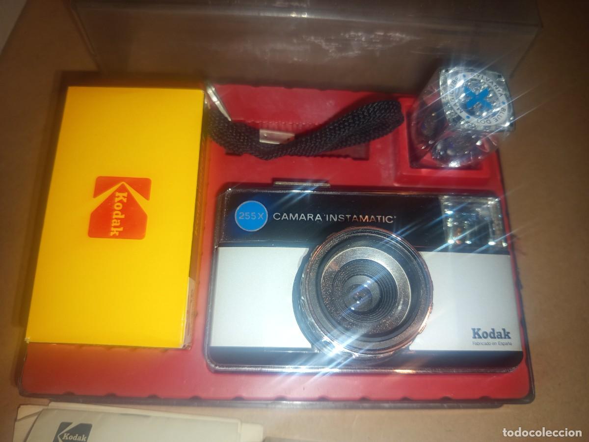 C&aacute;mara de fotos: Antiguo art&iacute;culo de colecci&oacute;n c&aacute;mara anal&oacute;gica vintage Kodak Instamatic 255-X en su estuche exposito - Foto 2