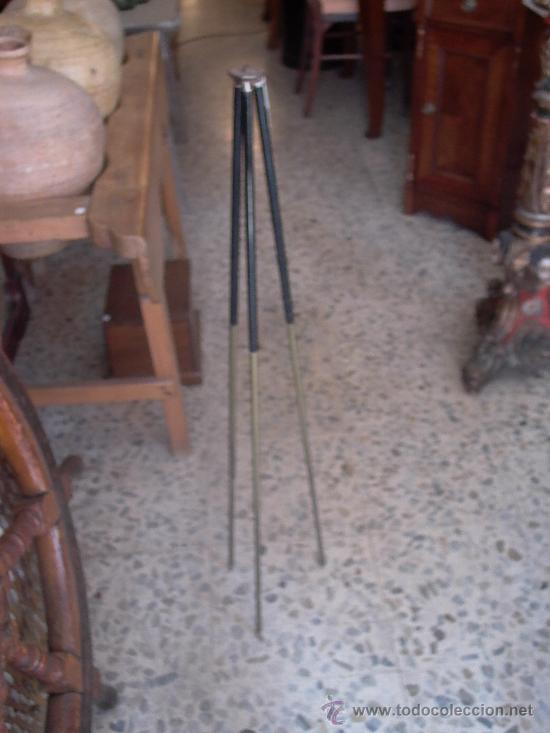 C&aacute;mara de fotos: ANTIGUO TRIPODE INGL&Eacute;S PLEGABLE - Foto 1