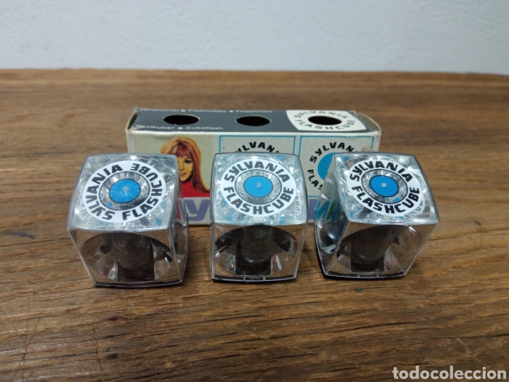 C&aacute;mara de fotos: COMPLEMENTO FOTOGRAF&Iacute;A, 3 SYLVANIA FLASHCUBE, ORIGINAL. - Foto 4