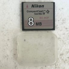 Cámara de fotos: 8 MB NIKON COMPACT FLASH-TARJETA DE MEMORIA-SAN DISK EC-8CF-CÁMARA FOTOGRÁFICA-COMPAC MEGAS