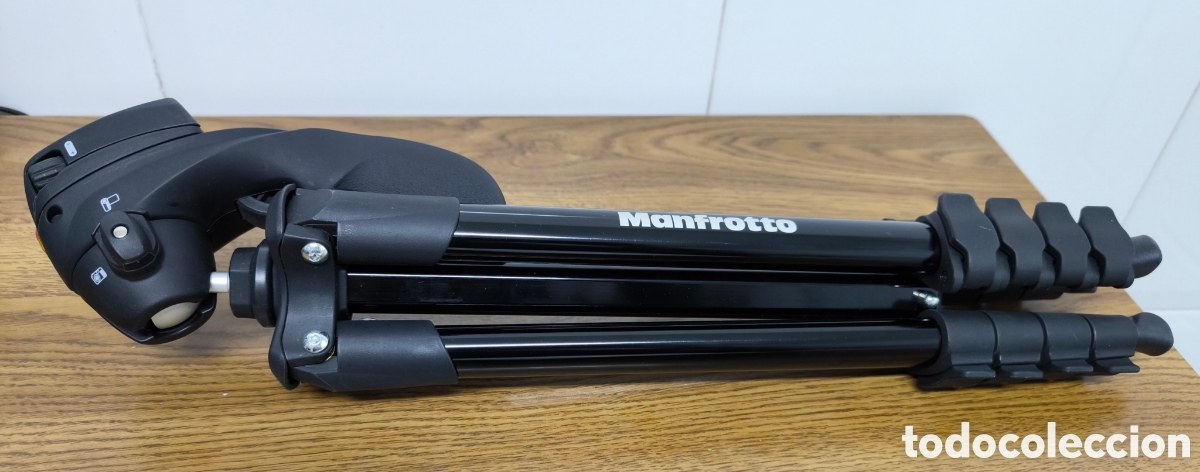 C&aacute;mara de fotos: TR&Iacute;PODE MANFROTTO IGUAL QUE NUEVO - Foto 1
