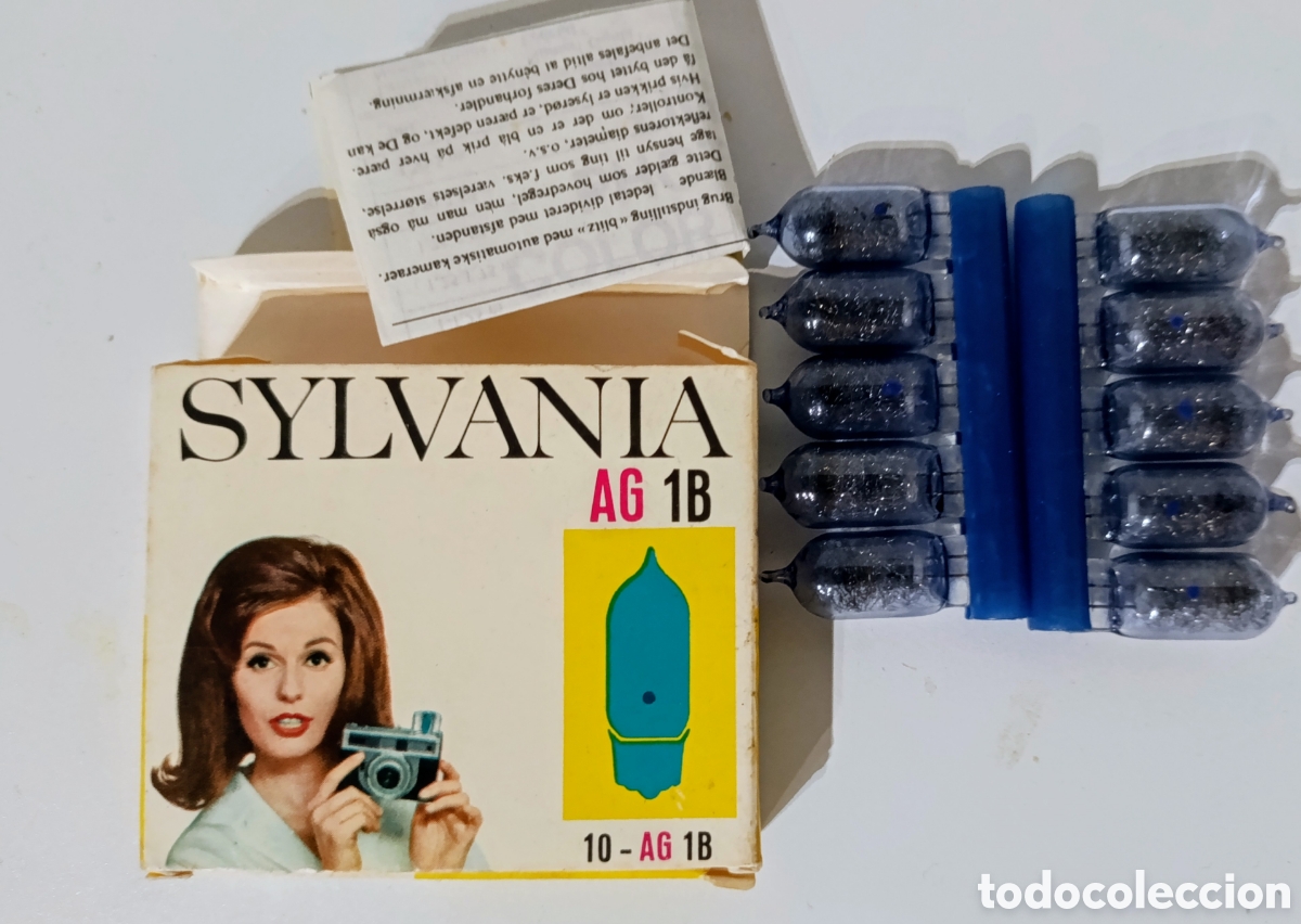 C&aacute;mara de fotos: Antigua Caja SYLVANIA AG 1B con 10 bombillas para flash