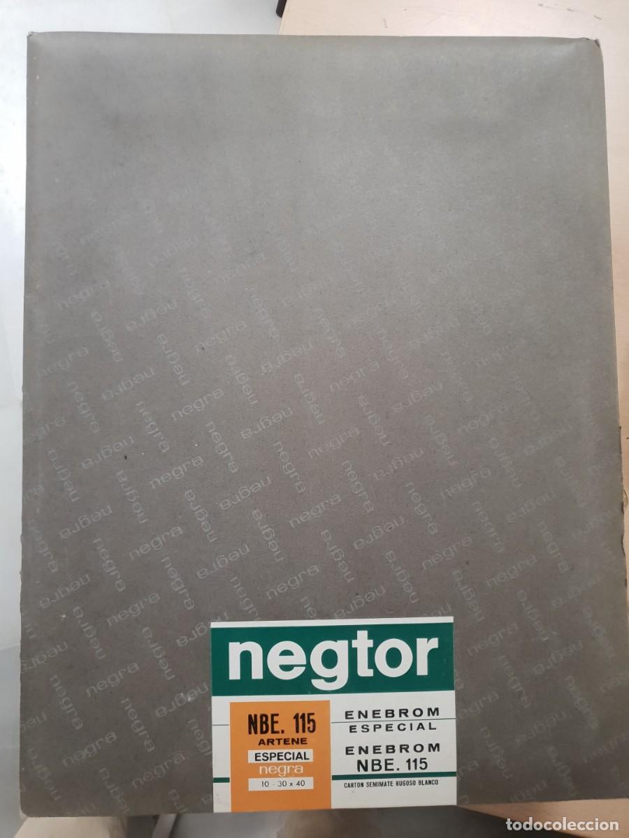 C&aacute;mara de fotos: Papel fotogr&aacute;fico negtor sin abrir