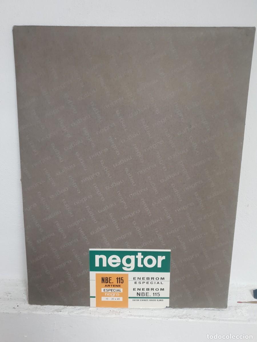 C&aacute;mara de fotos: Papel fotogr&aacute;fico negtor sin abrir