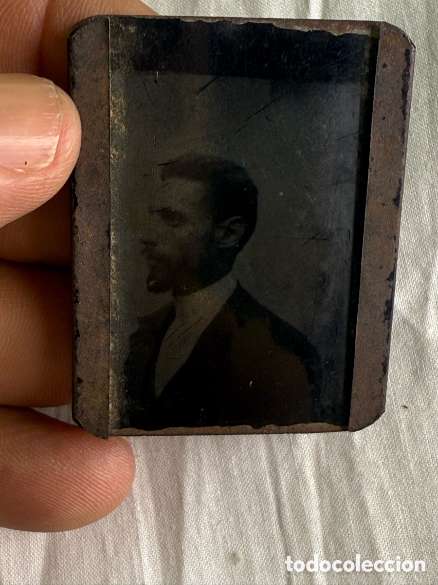 C&aacute;mara de fotos: Antiguo ferrotipo retrato de caballero &ndash; Fotograf&iacute;a s. XIX &ndash; Procedente conjunto Fot&oacute;grafo Aut&oacute;mata