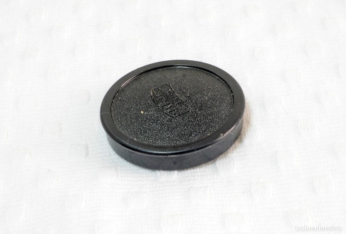 C&aacute;mara de fotos: Tapa de objetivo vintage, pl&aacute;stico negro, CARL ZEISS JENA, DI&Aacute;METRO INTERIOR 39 mm.