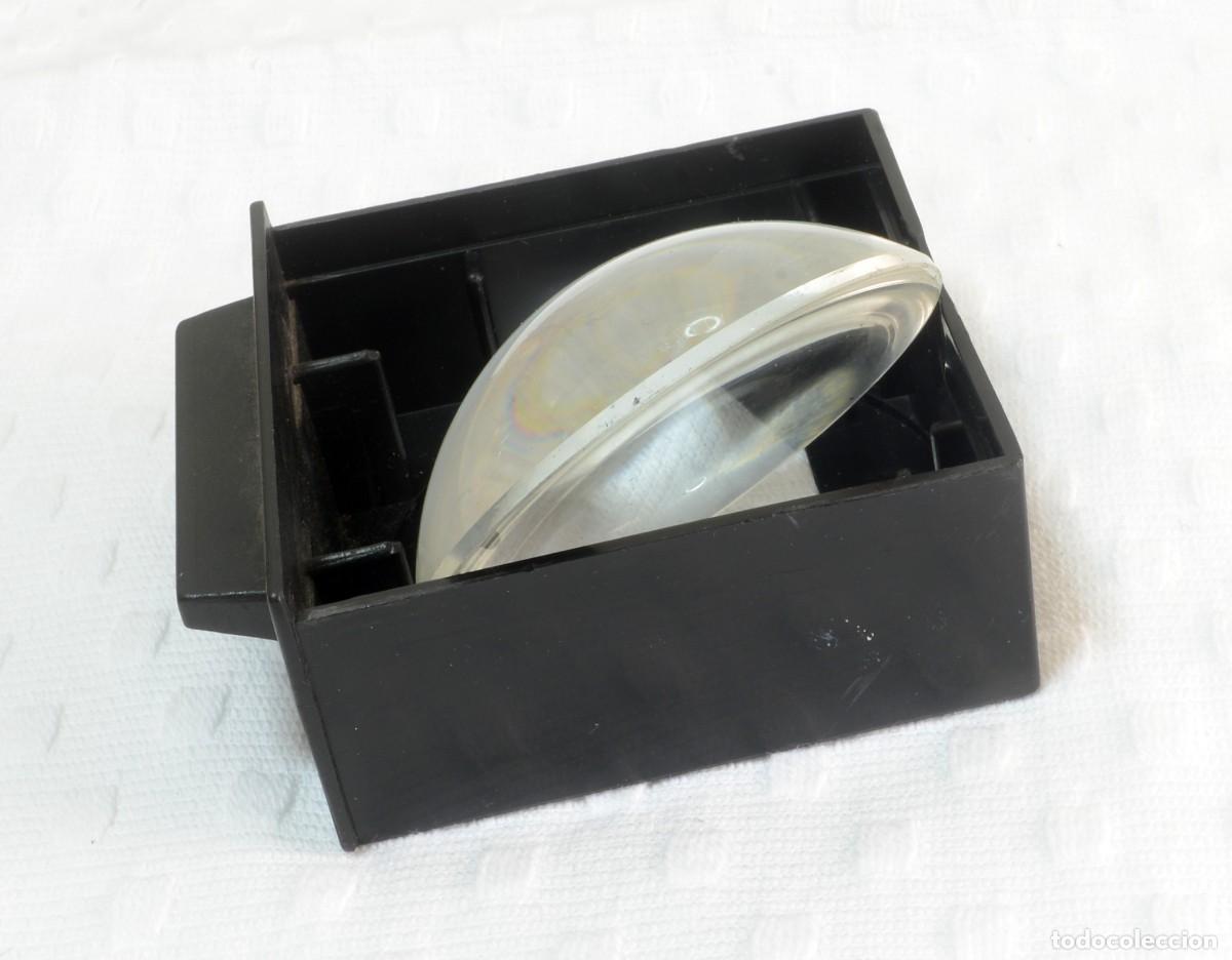 C&aacute;mara de fotos: LENTE HEMIESF&Eacute;RICA EN SOPORTE DE PL&Aacute;STICO NEGRO , DI&Aacute;METRO 63 mm.