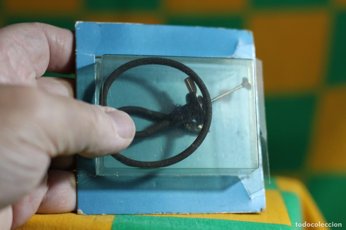C&aacute;mara de fotos: Disparador de cable con ret&eacute;n, de 24 cms.