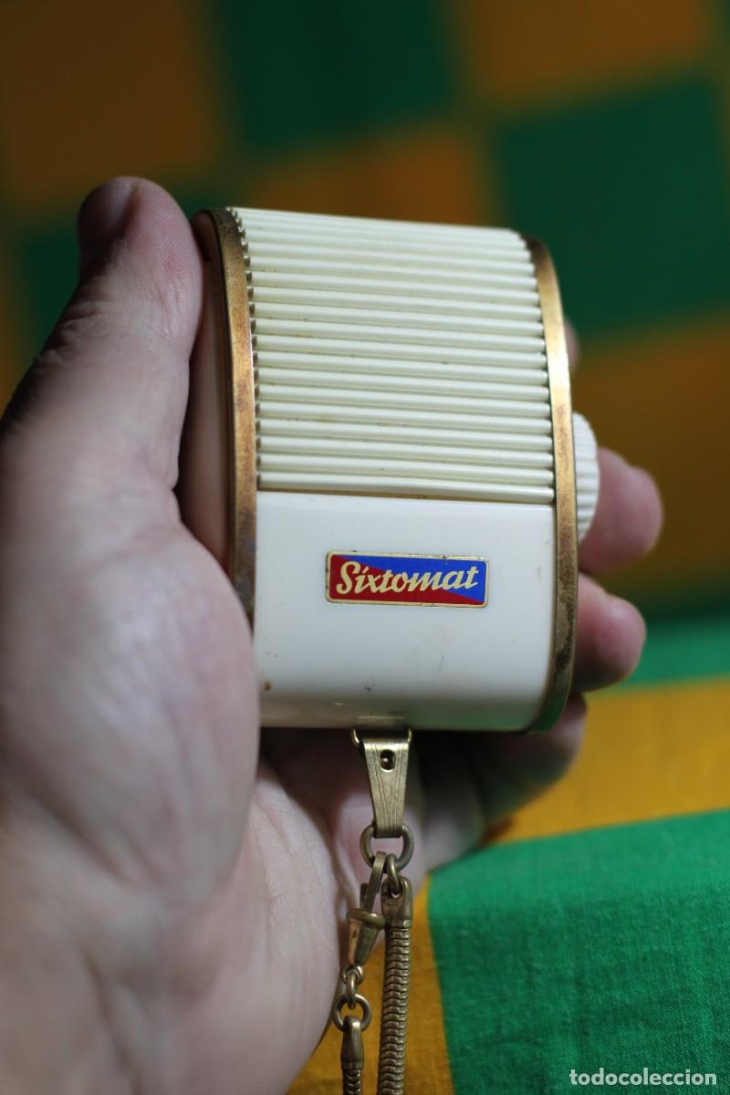 C&aacute;mara de fotos: Fot&oacute;metro Gossen Sixtomat con funda de cuero