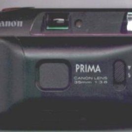 Cámara compacta Canon Prima Junior. 35 mm. 1:3.8 Flash incorporado, cierre obturador de objetivo, co