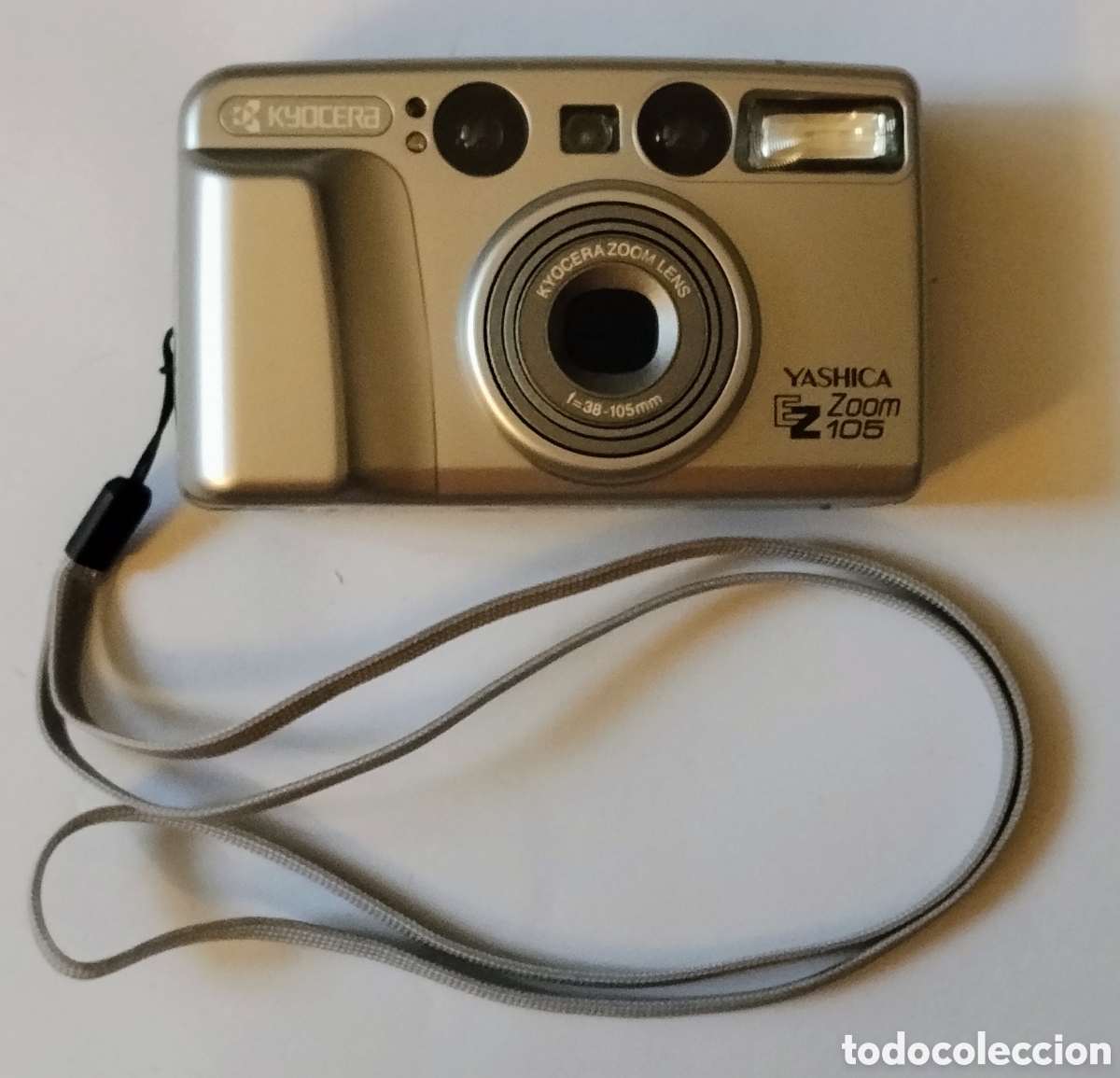 C&aacute;mara de fotos: C&aacute;mara compacta anal&oacute;gica Yashica EZ Zoom 105 (fabricada por Kyocera).