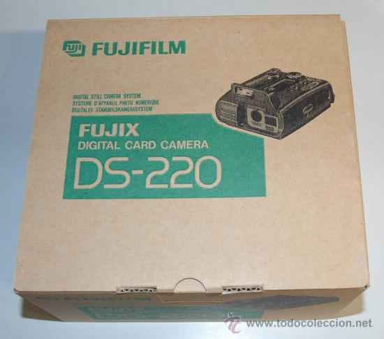 C&aacute;mara de fotos: Fujifilm Digital Still Camera System Kit DS-220 (1995). - Foto 2