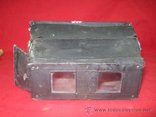 Fotocamere: G Antiguo estereoscopio en carton forrado. Con fotograf&iacute;as.