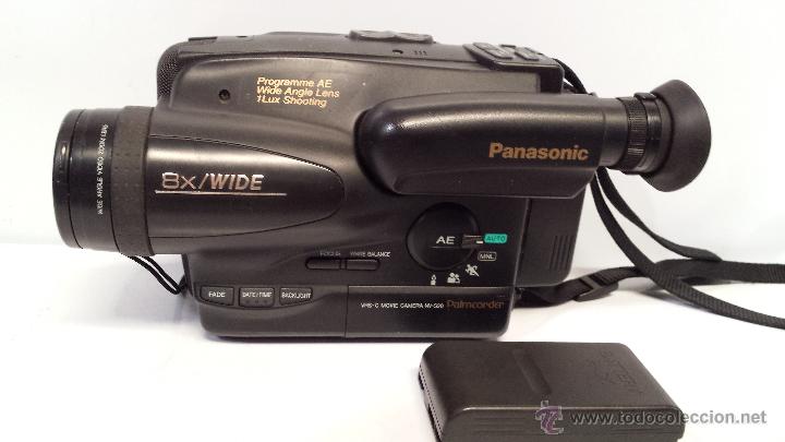 Photo camera: C&Aacute;MARA PANASONIC - VHS-C MOVIE NV-S20 - 1LUX - CARGADOR DE BATER&Iacute;A Y FUNDA
